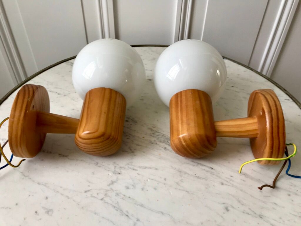 Pair of opline sconces and blond wood pine desgin years 60-70