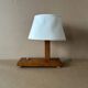 Petite lampe à poser en bois