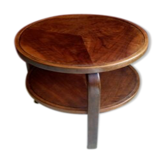 Tripod pedestal in curved wood