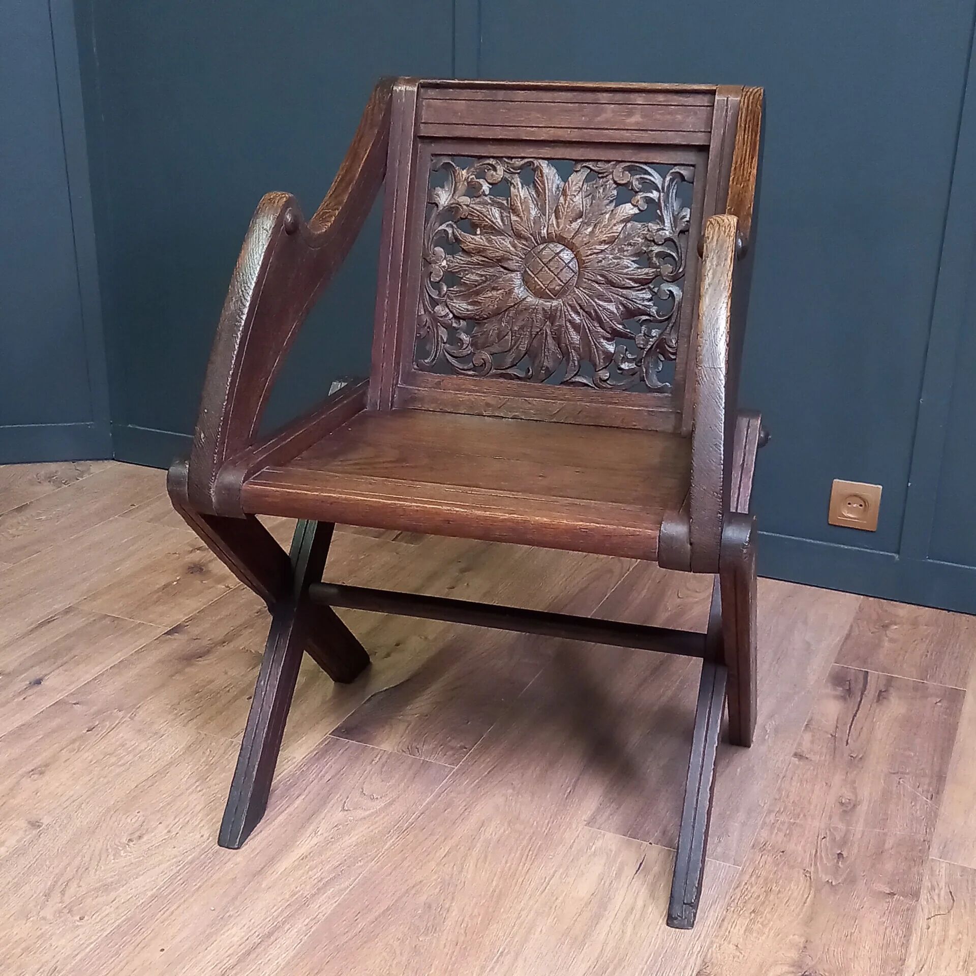 Antique Glastonbury priest chair