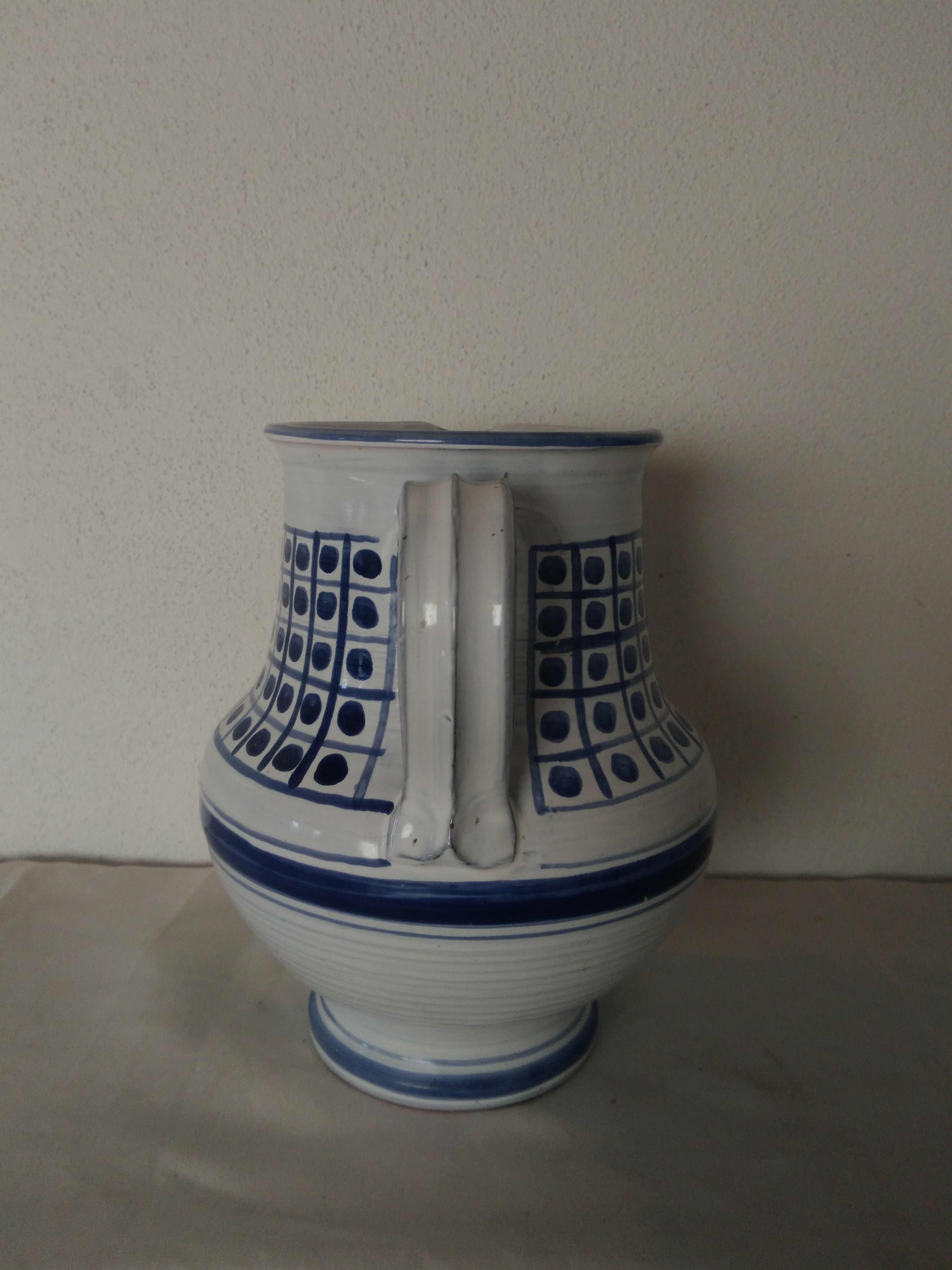 Ceramic pitcher pot by Ibarra