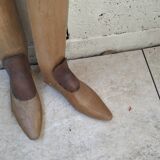 Shoe trees for old boots