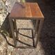 Table d’appoint industrielle en bois et métal
