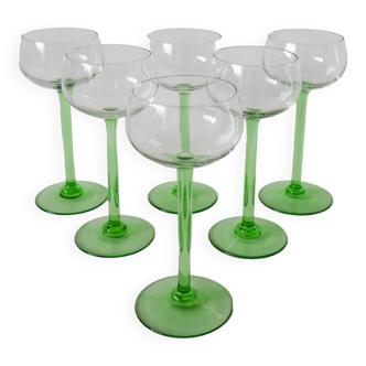 Lot de 6 verres à vin blanc à pieds vert clair 1970