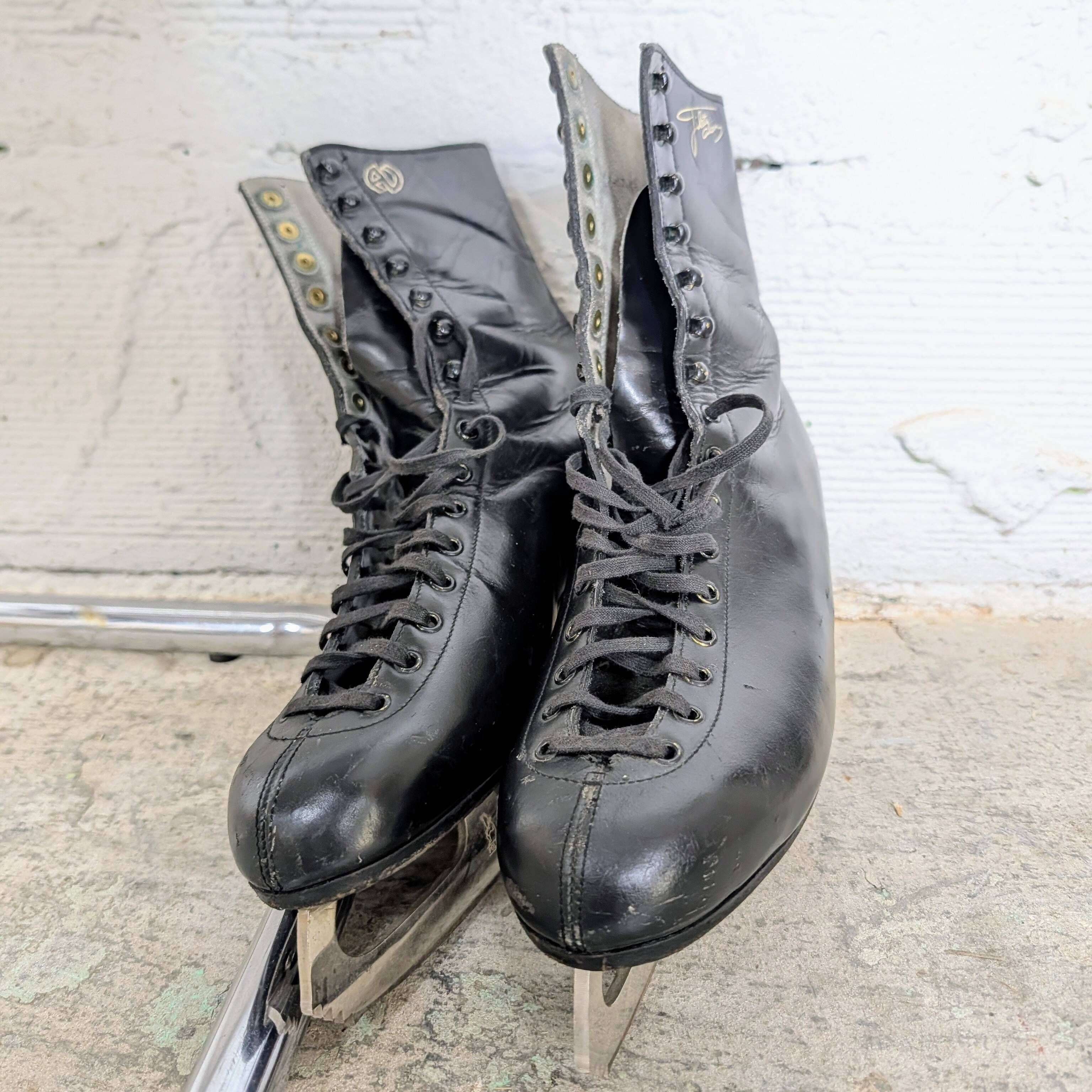 Vintage ice skates Alain Giletti in black leather