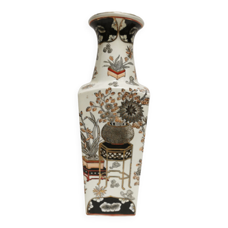 Vase en Porcelaine de Chine , Asie . voir Cachet
