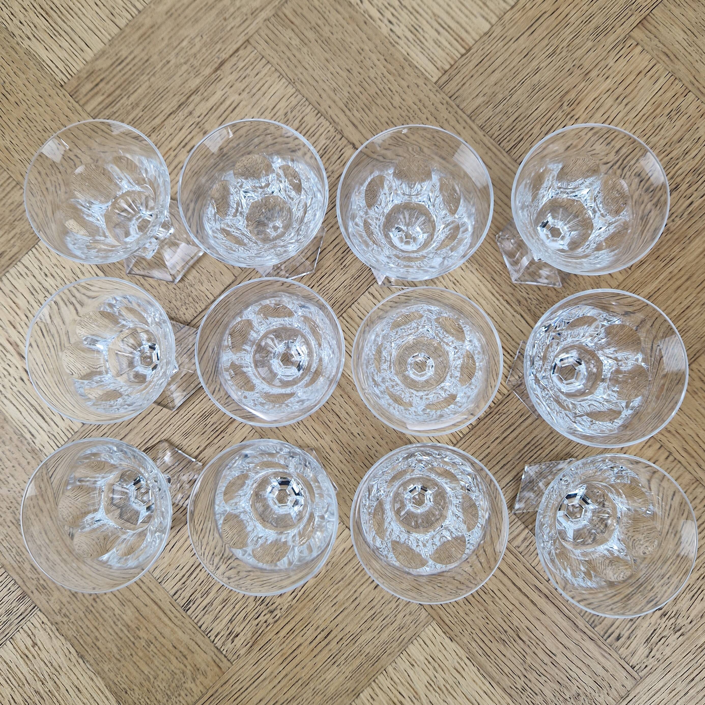12 Villeroy & Boch cut crystal footed glasses SAAS VB – Service