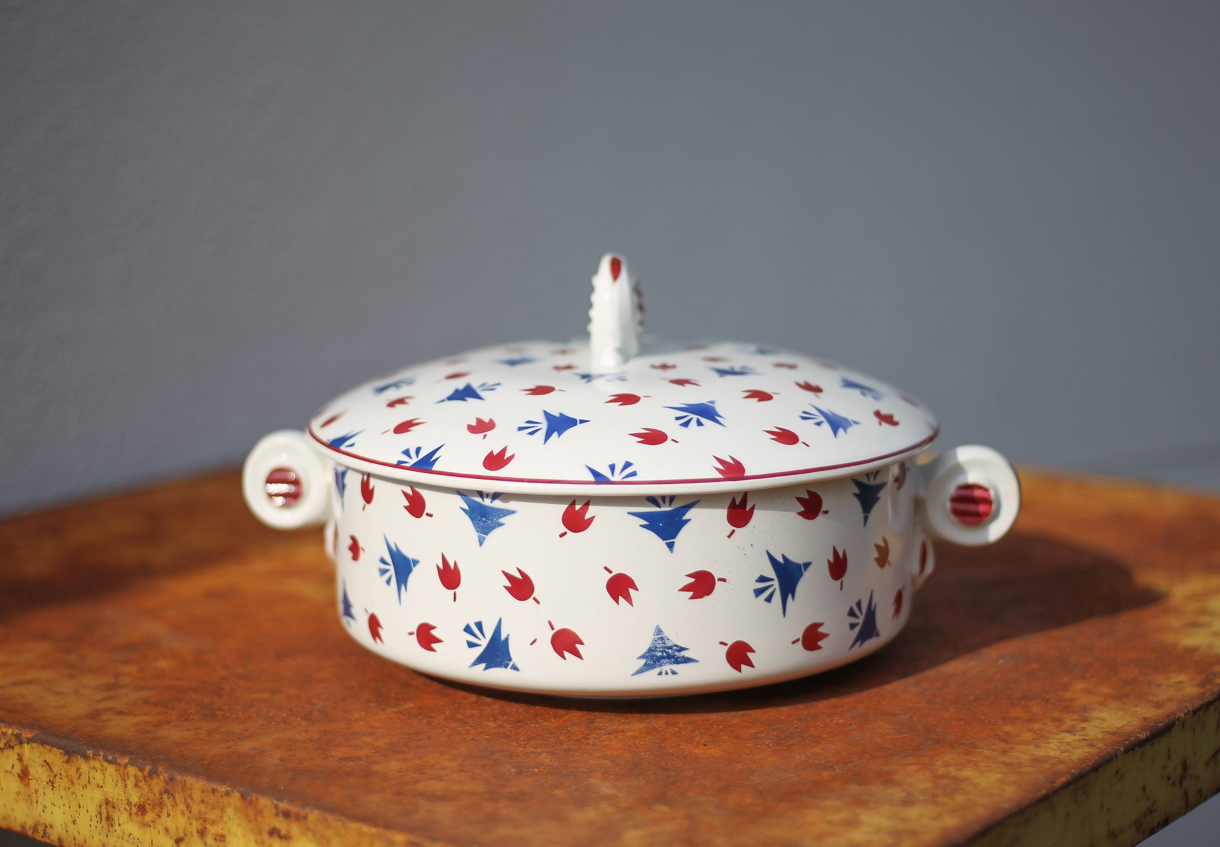 VF Paris Annam porcelain soup tureen, porcelain vegetable bowl