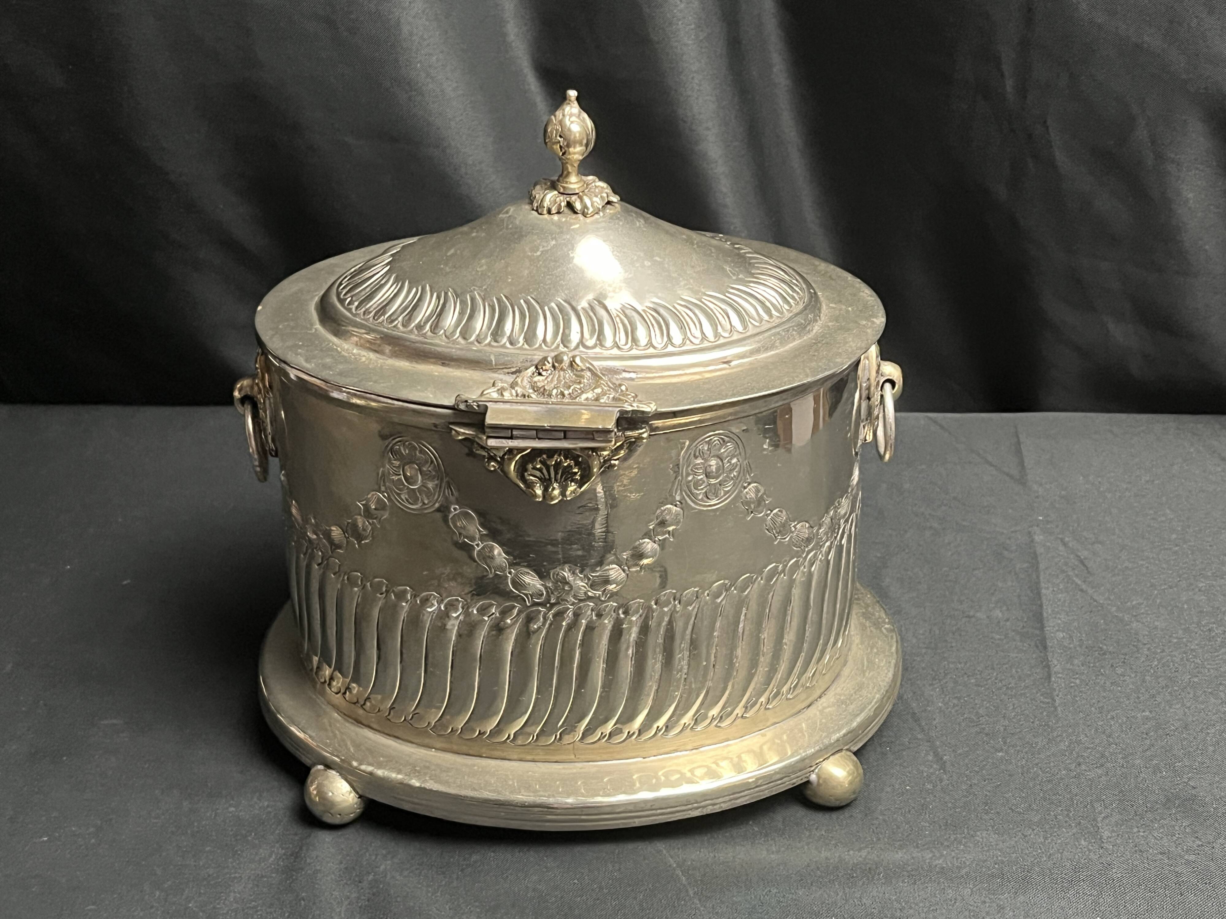 Crafts, Moroccan tea box, biscuits, silver-plated metal, 20th century