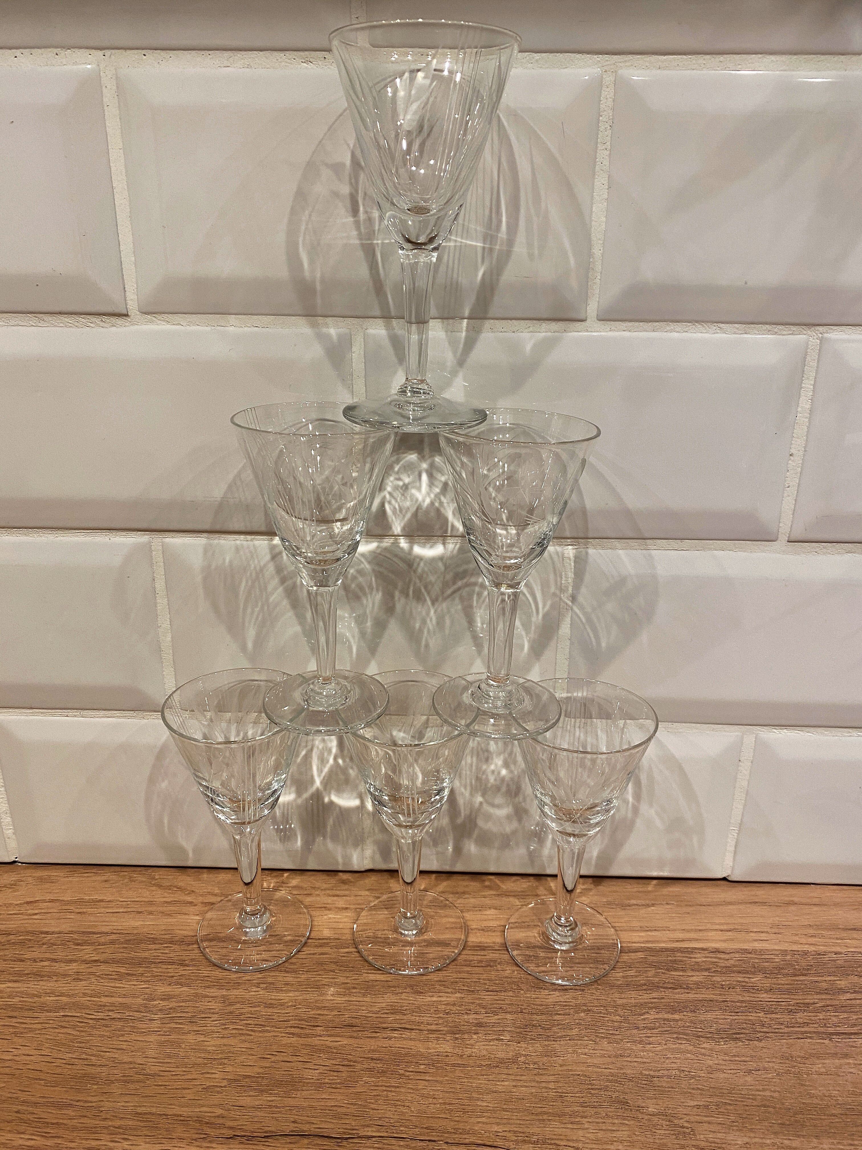 Set of 6 engraved glass liquor glasses