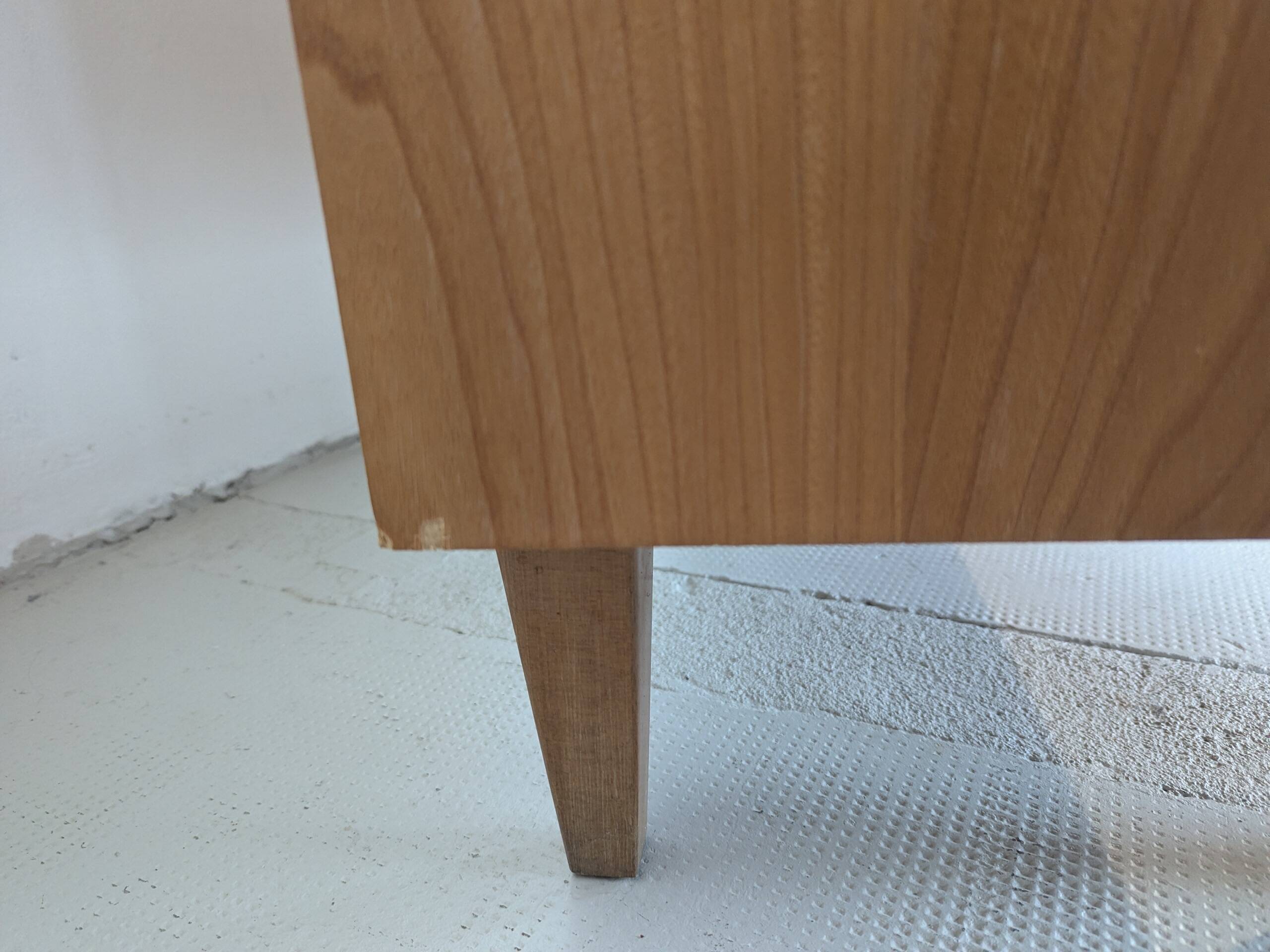 Vintage display cabinet in light wood, 1970s.