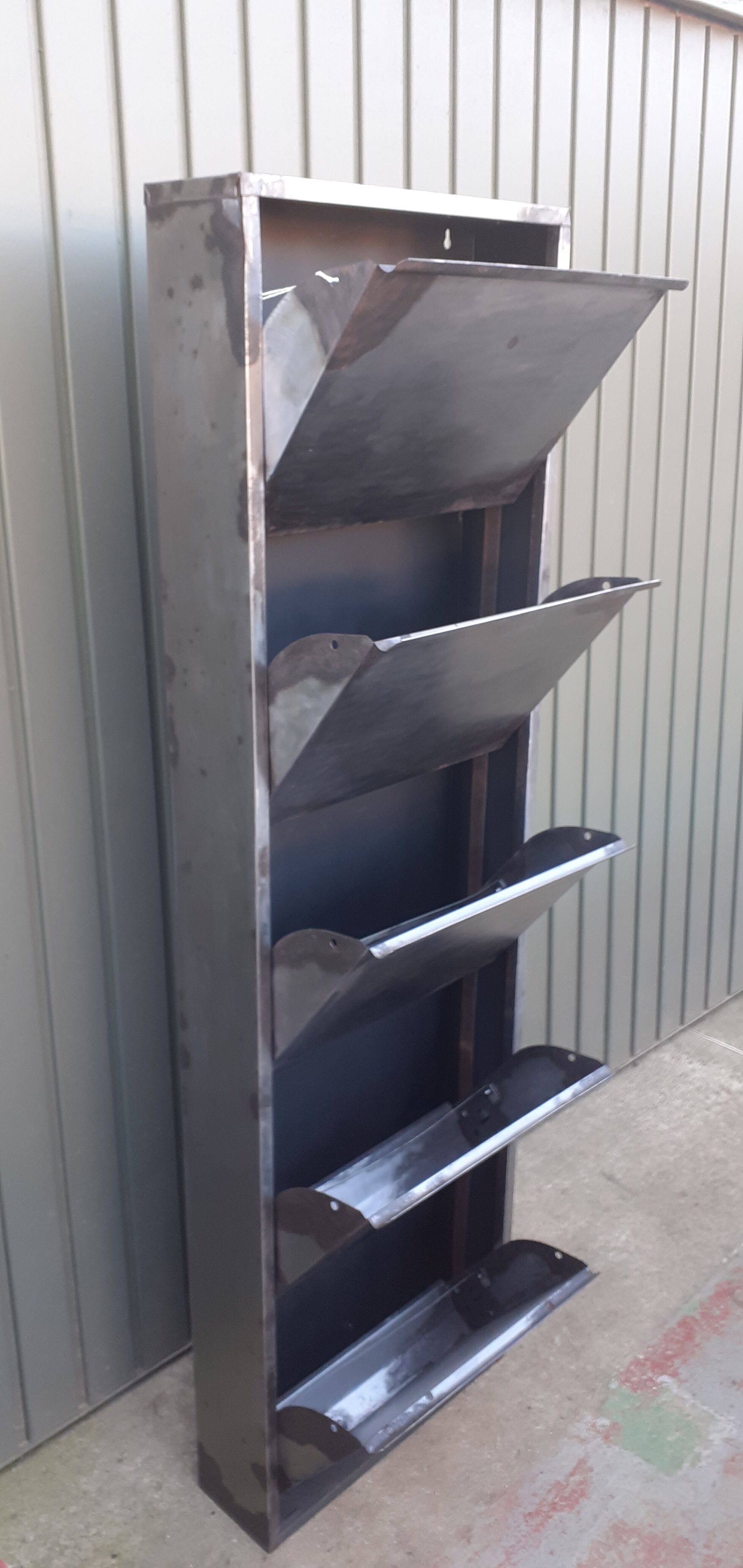 Metal shoe cabinet