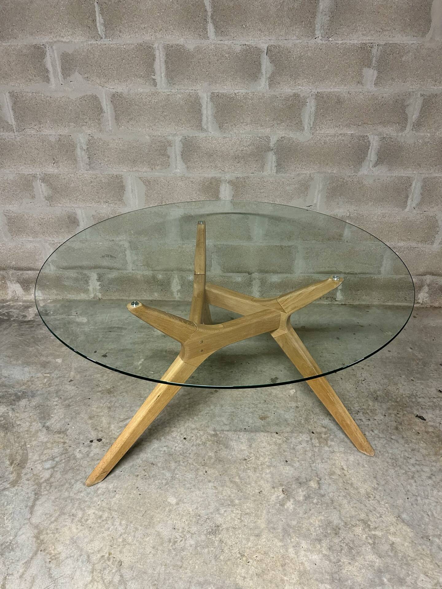 Table en bois et verre AMPM 130 cm