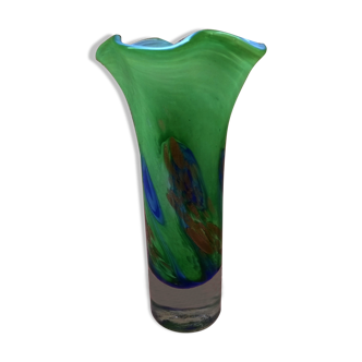 Vase modern décor has inclusion