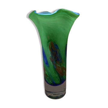 Vase modern décor has inclusion