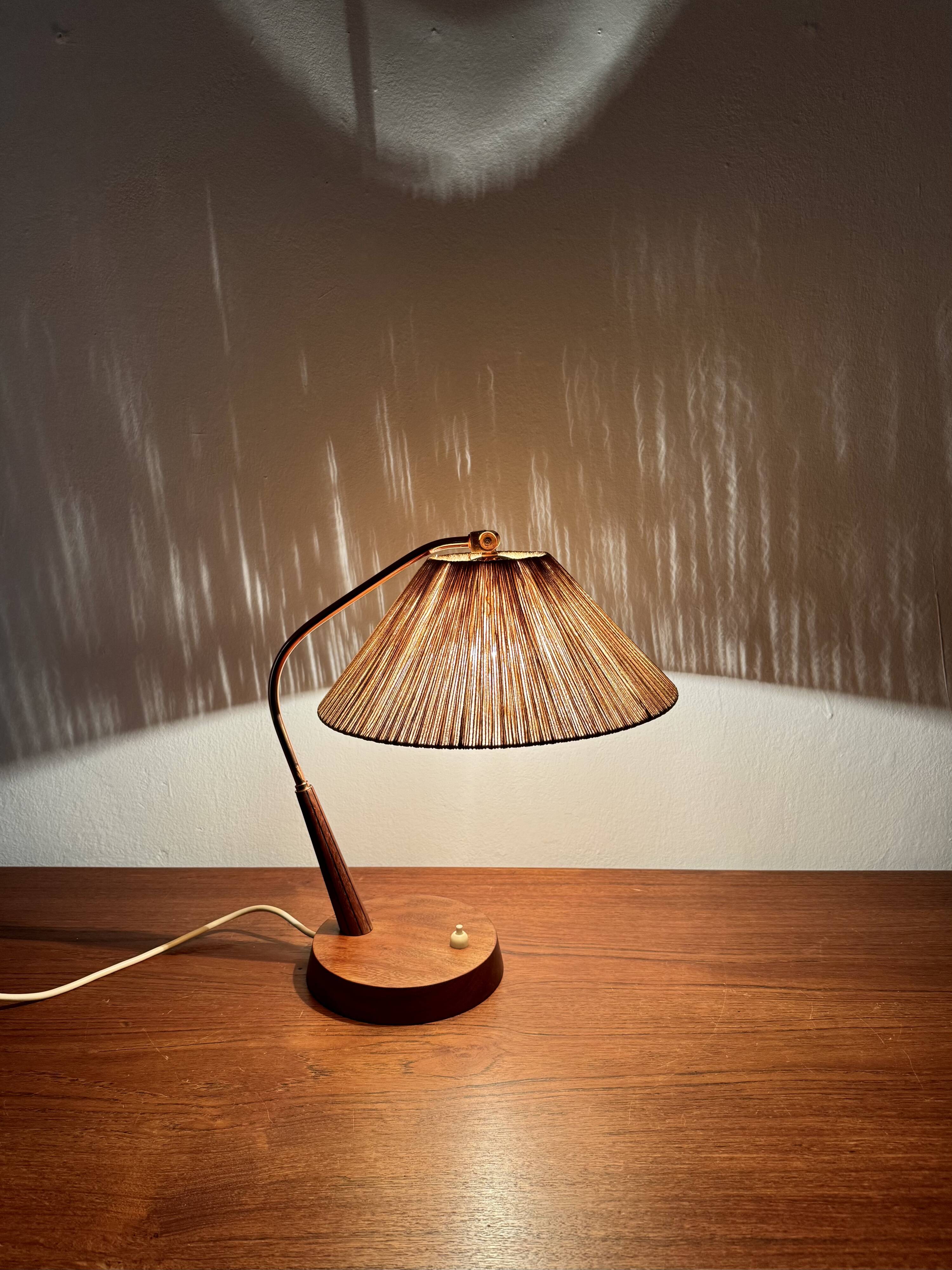 Lampe de table en sisal et teck par Temde