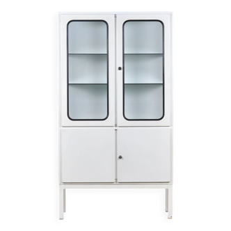 Armoire à pharmacie vintage, années 1970