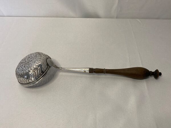 Cuillère à saupoudrer argent Vieillard XIXème