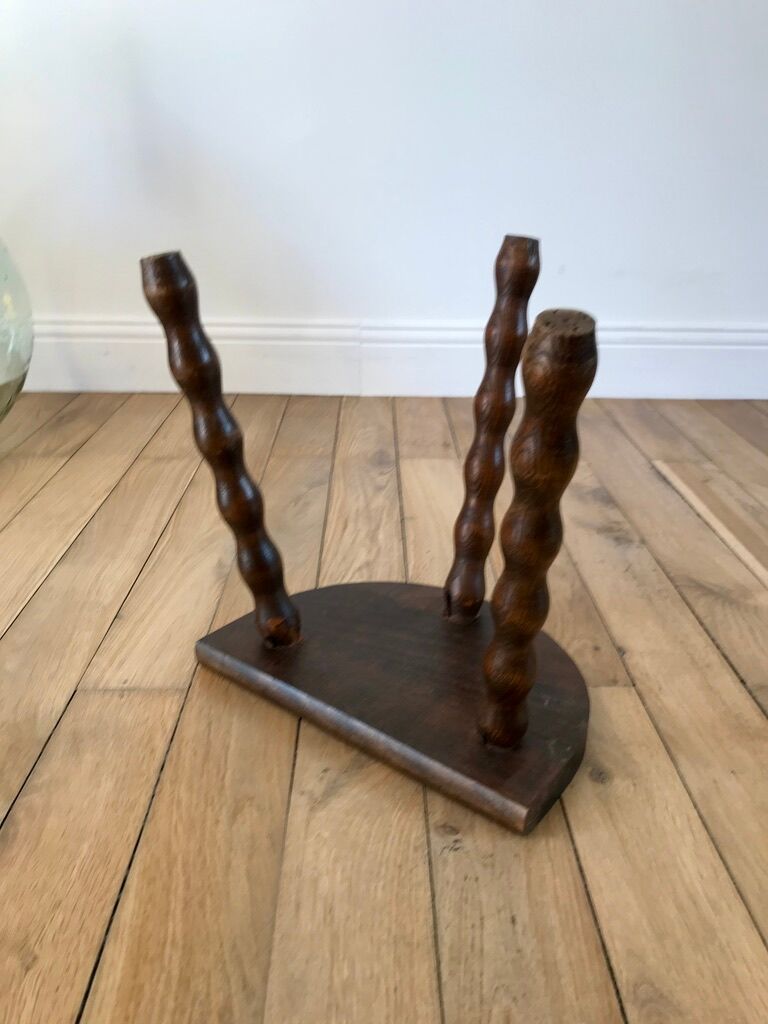 Tripod stool of cowherd in pearl wood 30s