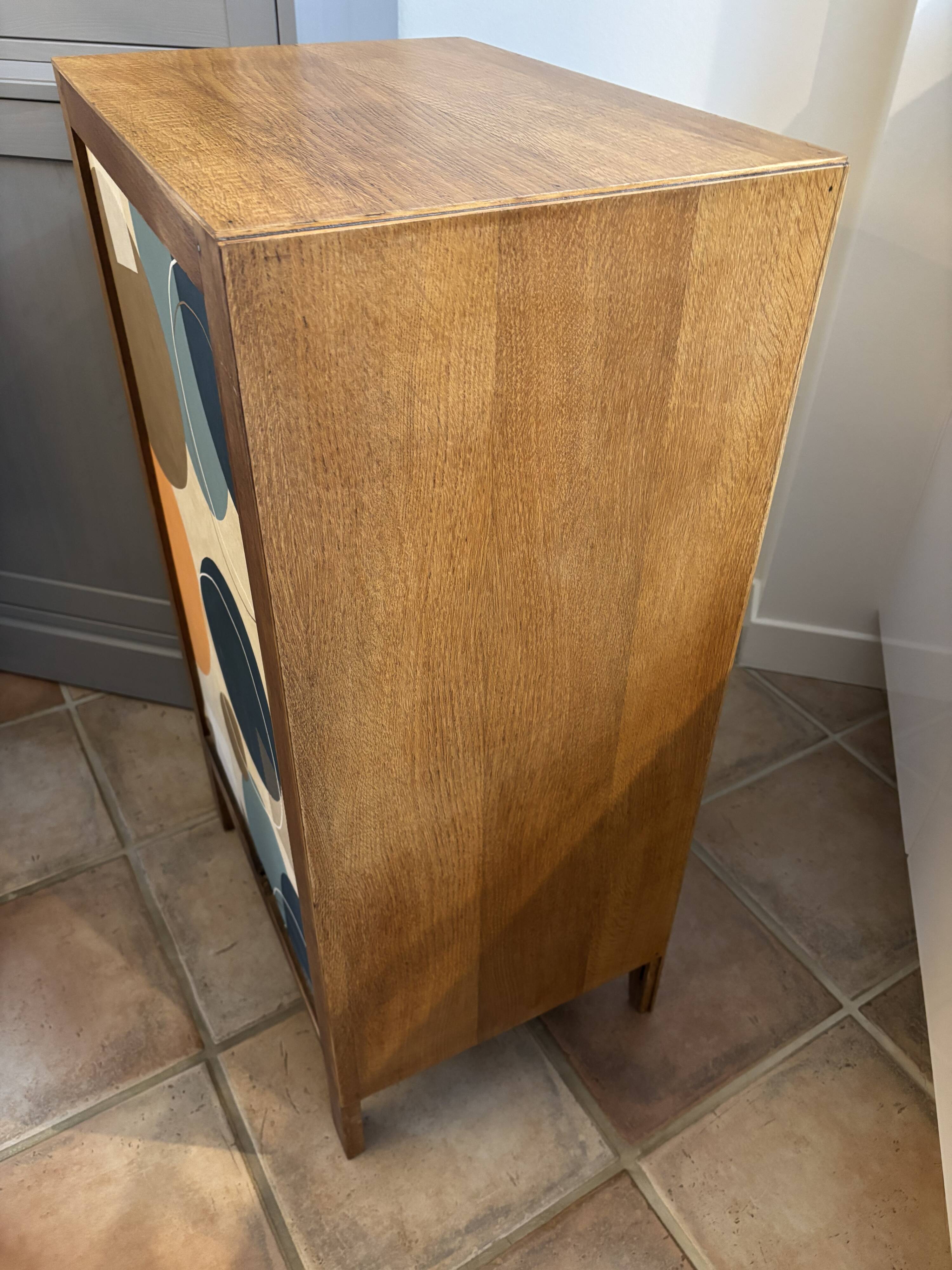 Pretty Vintage Chest of Drawers