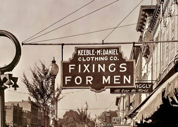 Main Street, Selma, Alabama 1935 – Un instant d'Amérique éternel