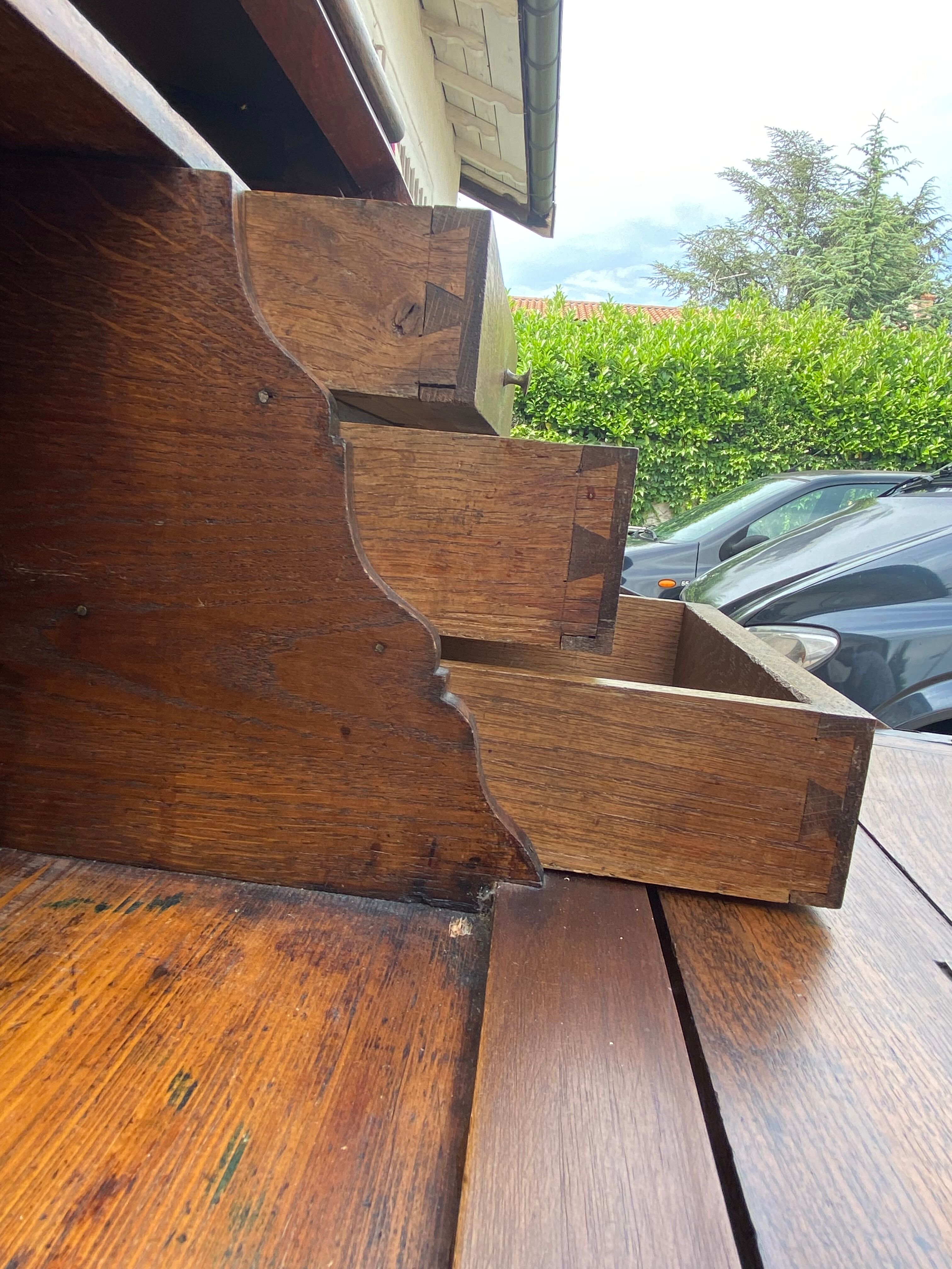 Furniture bahut three old body