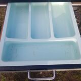 Table formica and its 4 chairs