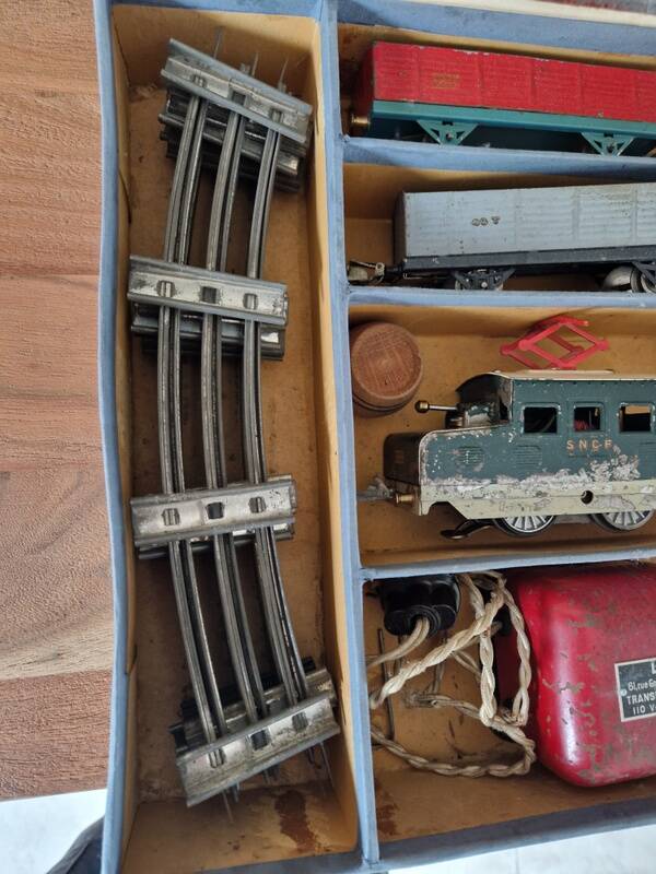 Old Louis Roussy box - LR Le Rapide - Scale O - in sheet metal from the 1940s