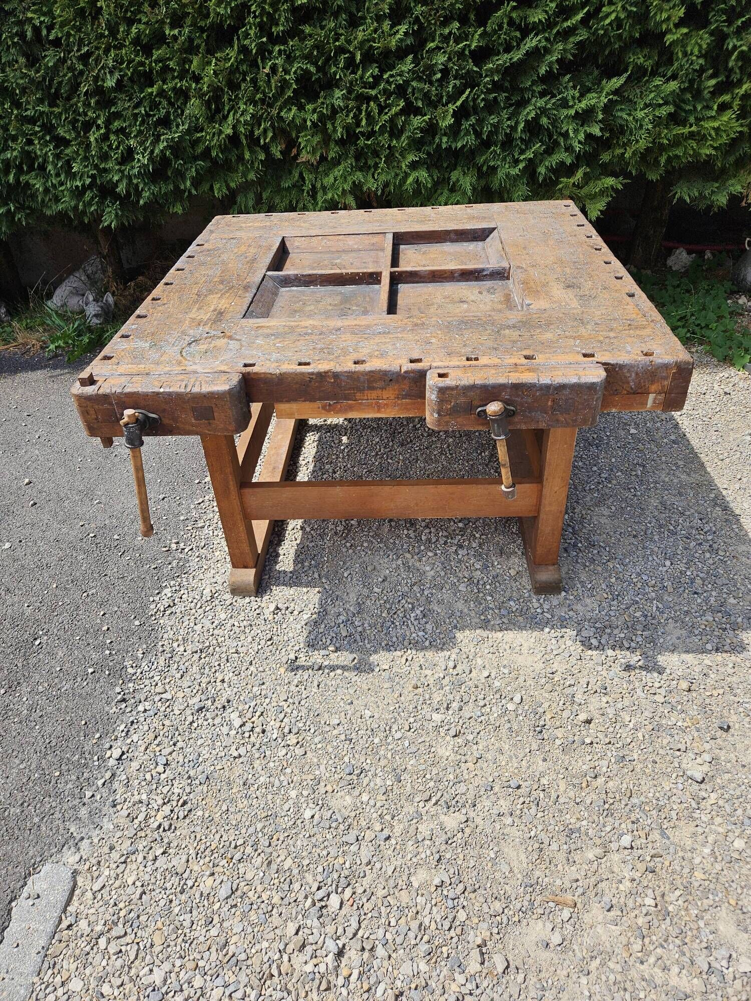 Établi ancien de sculpteur