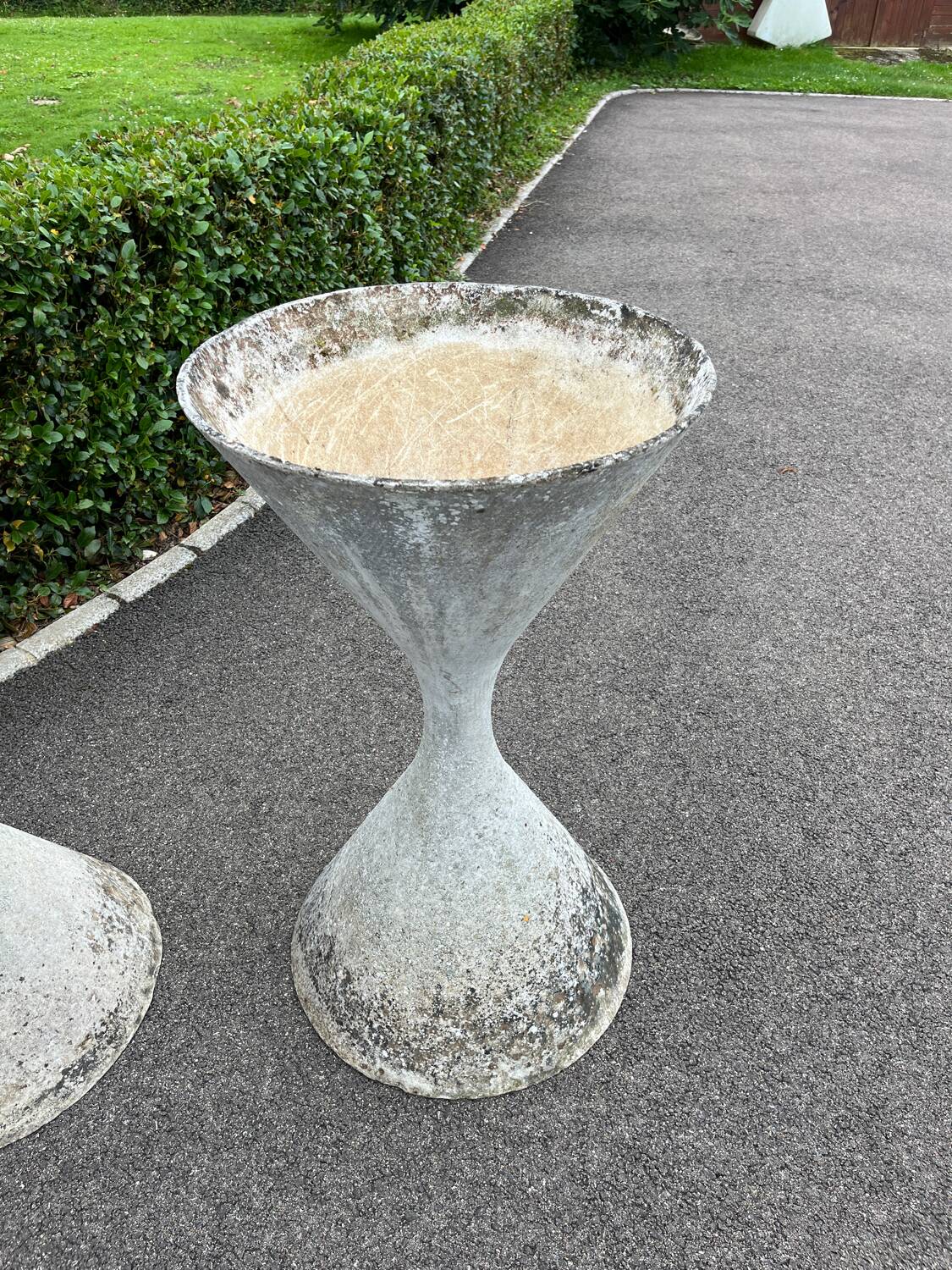 Pair of diabolo planters anton bee willy guhl large model