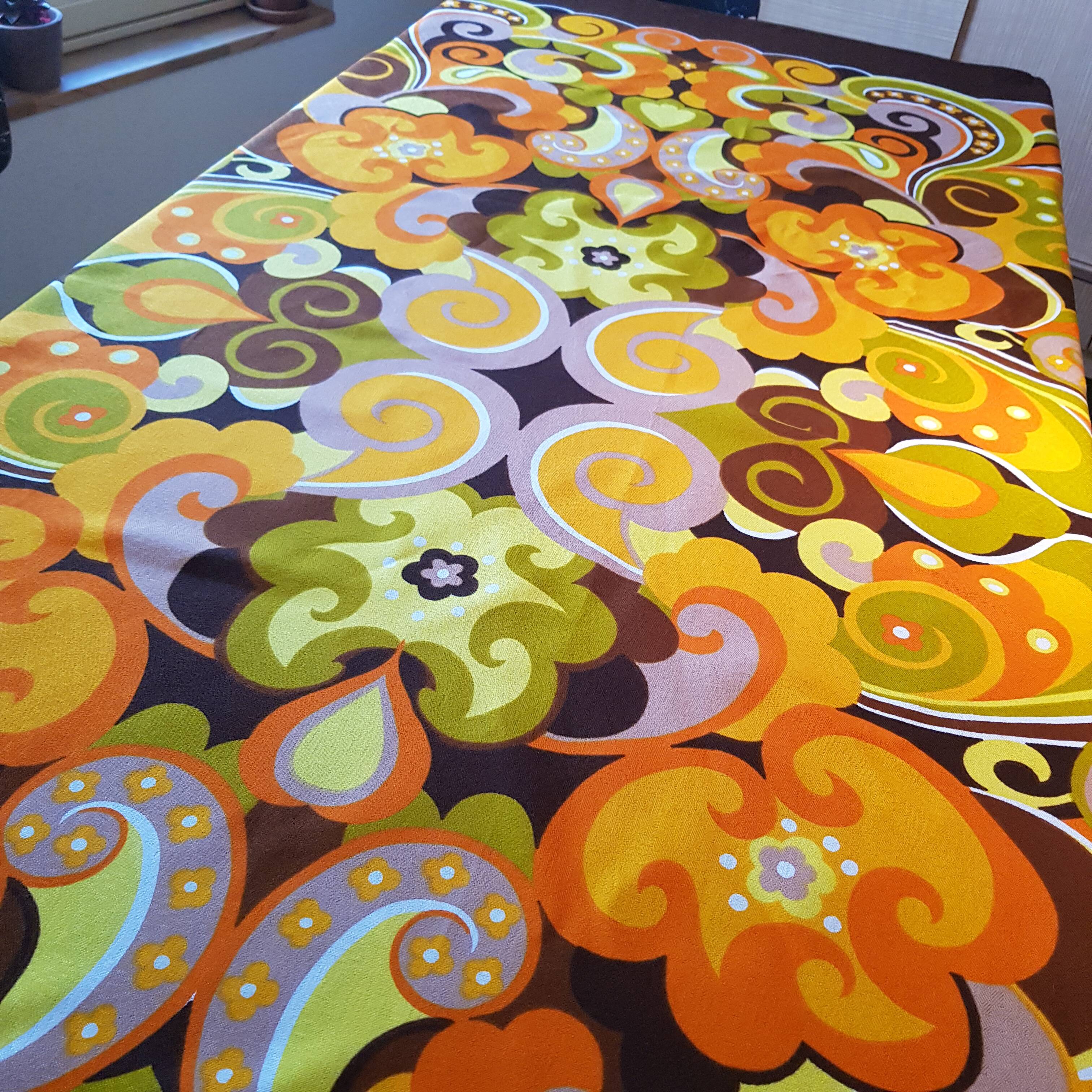 Tablecloth 70s