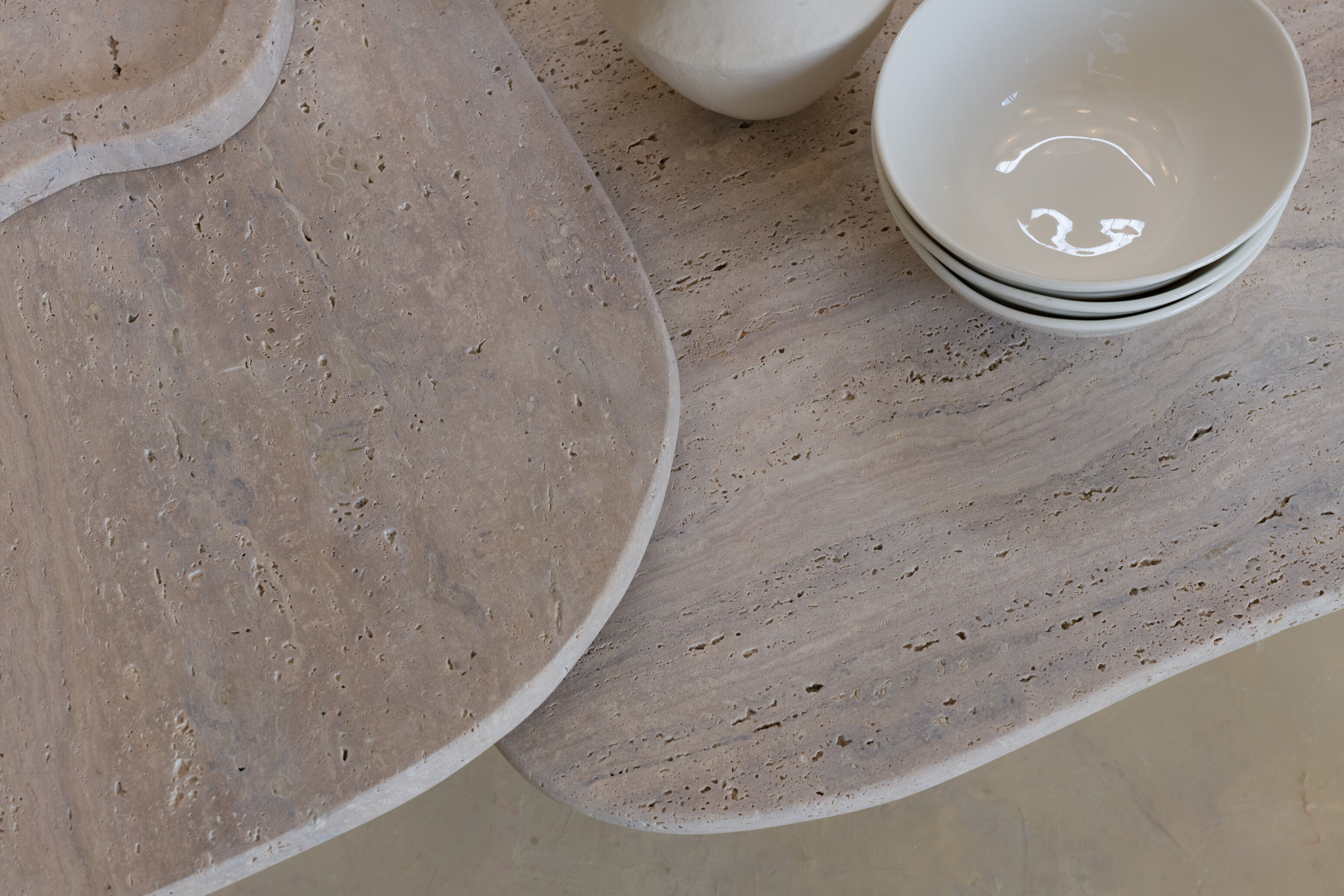 Irregular nesting coffee tables - ATHENA - 70/50 - porous natural travertine
