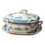 tureen and its display faience of st amand and Hamage model manon