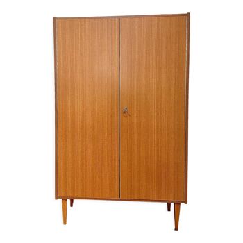 Armoire vintage