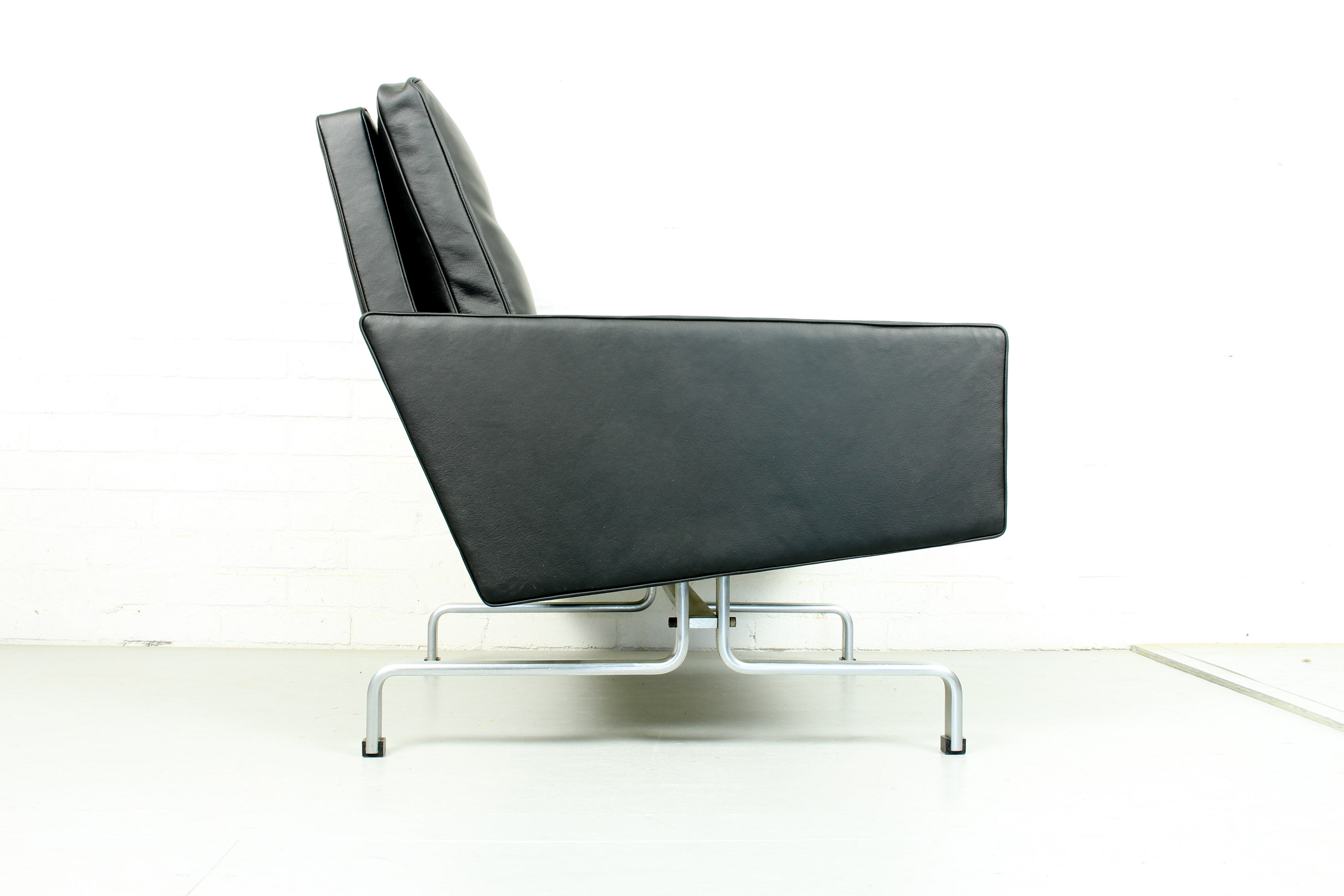 Set 2 vintage PK31/1 Lounge Chair & PK61 Coffee Table by Poul Kjaerholm for E. Kold Christensen