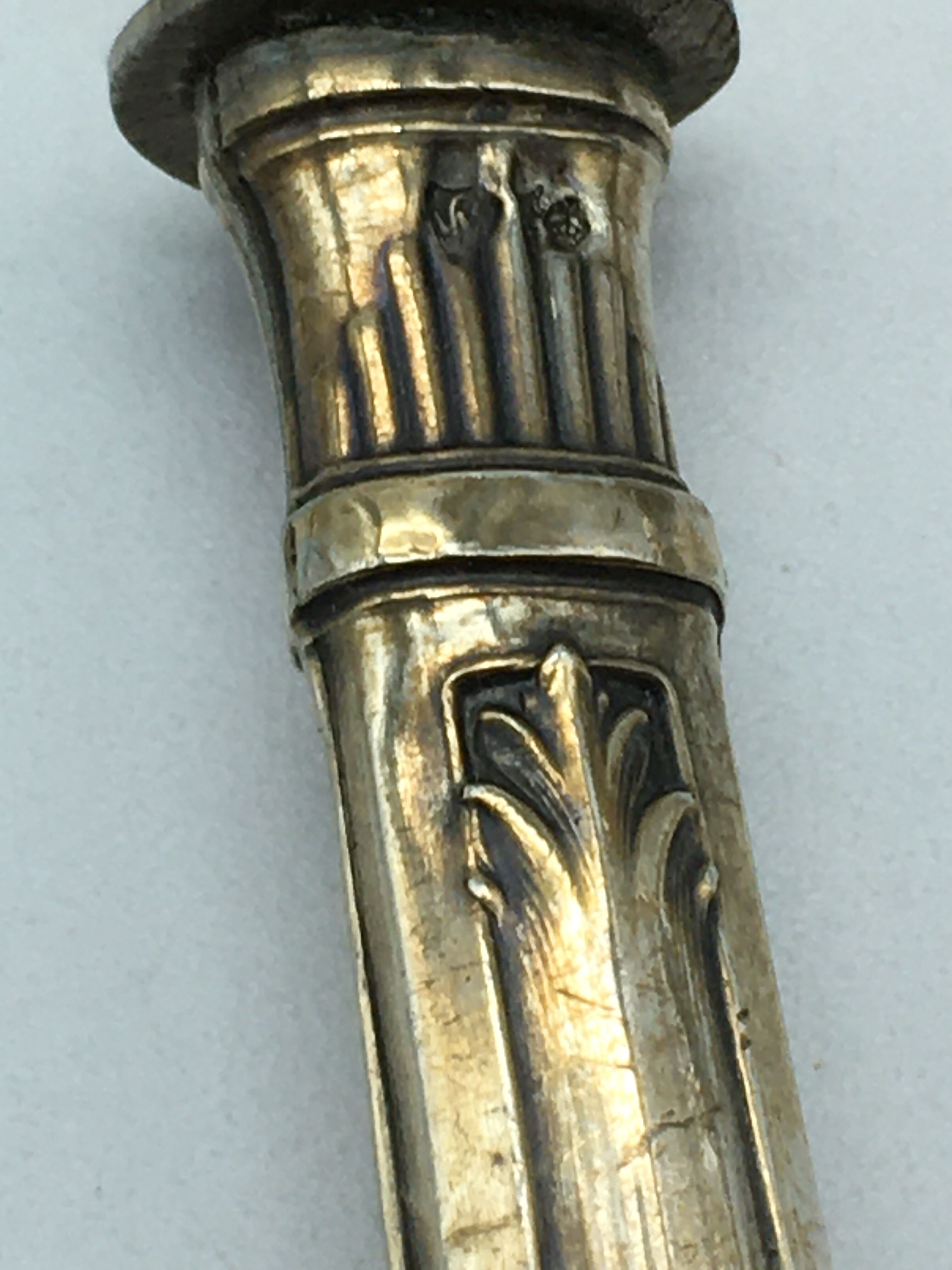 Box of filled silver salad cutlery