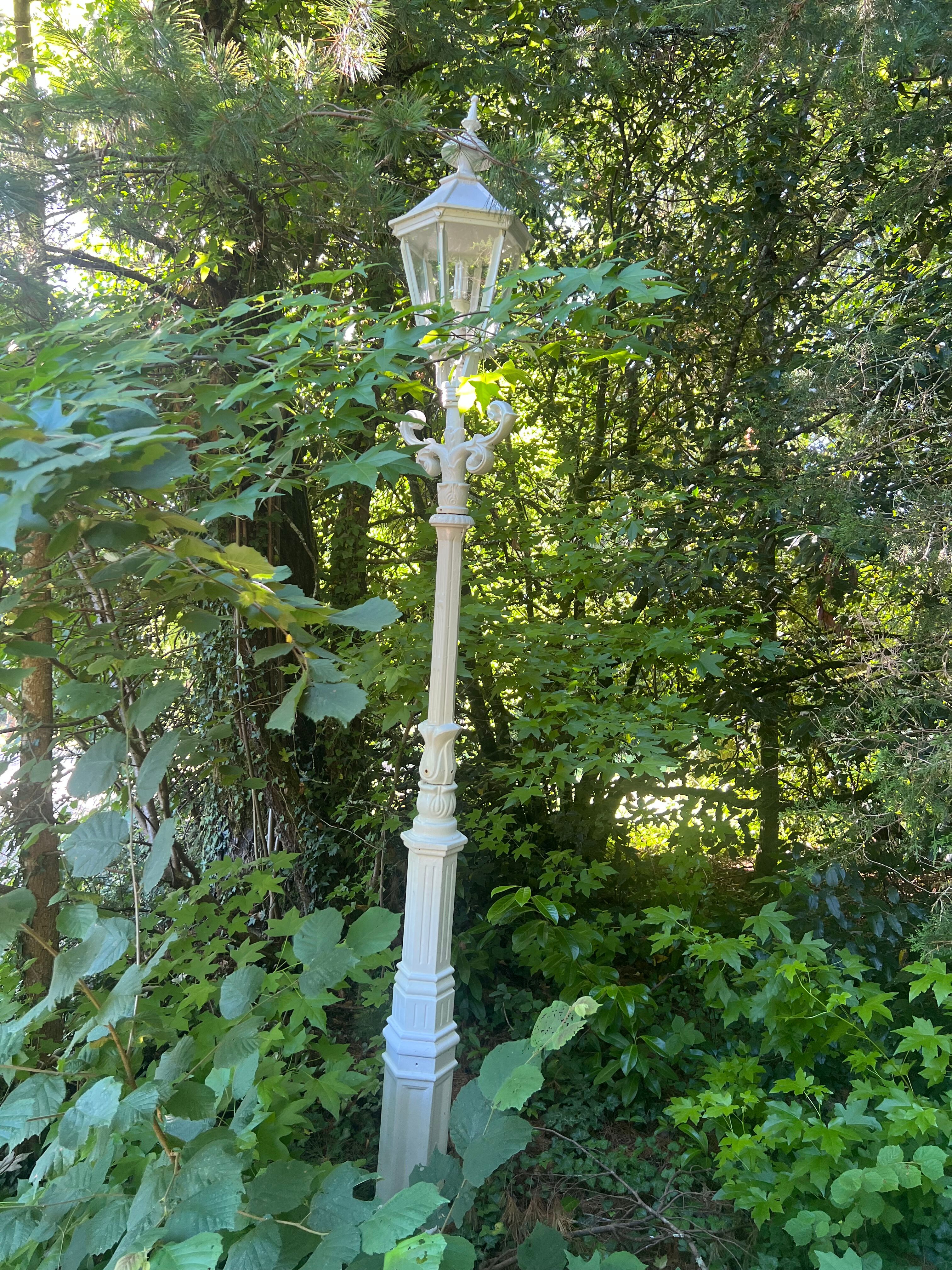 17 lampadaires en fonte