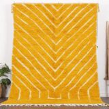 Ecru Moroccan rug with geometric patterns 250cm x 150cm