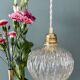 Suspension globe vintage en verre moulé