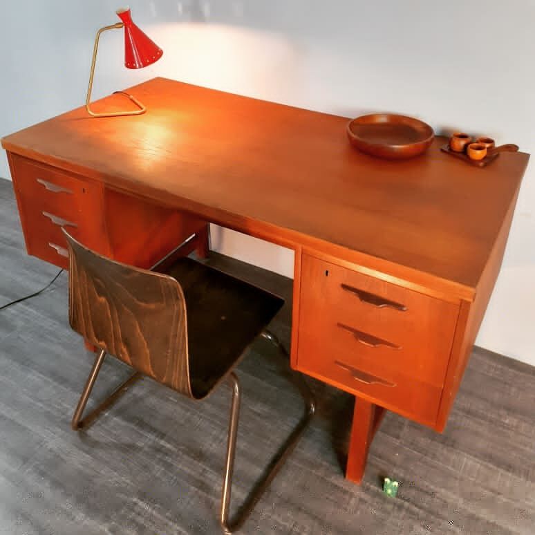 Small danish vintage desk in 1960s teck