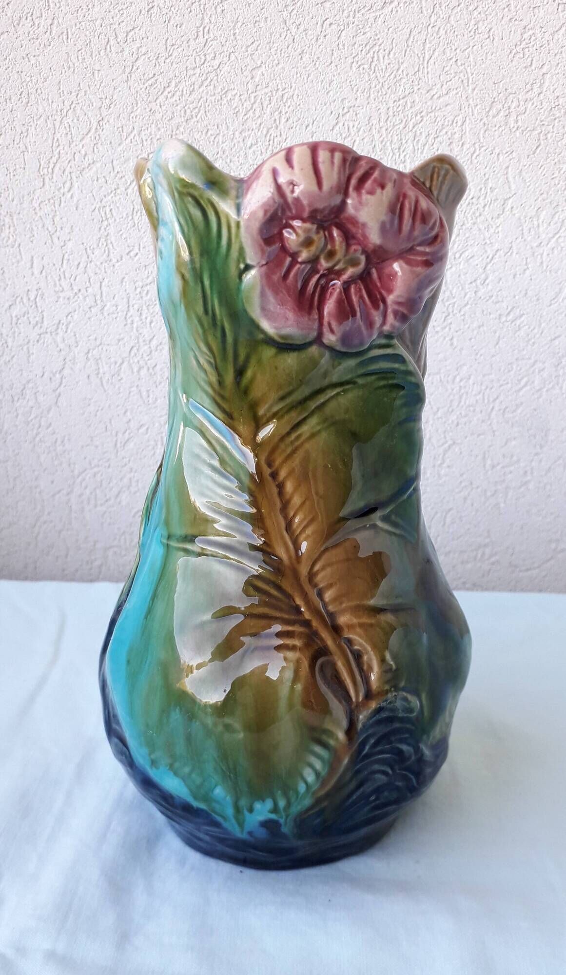 Slipware vase