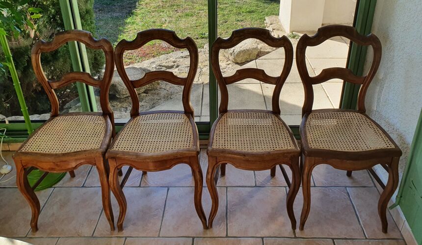 Quatre chaises cannées Louis Philippe