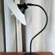 Lampe vintage en métal et opaline