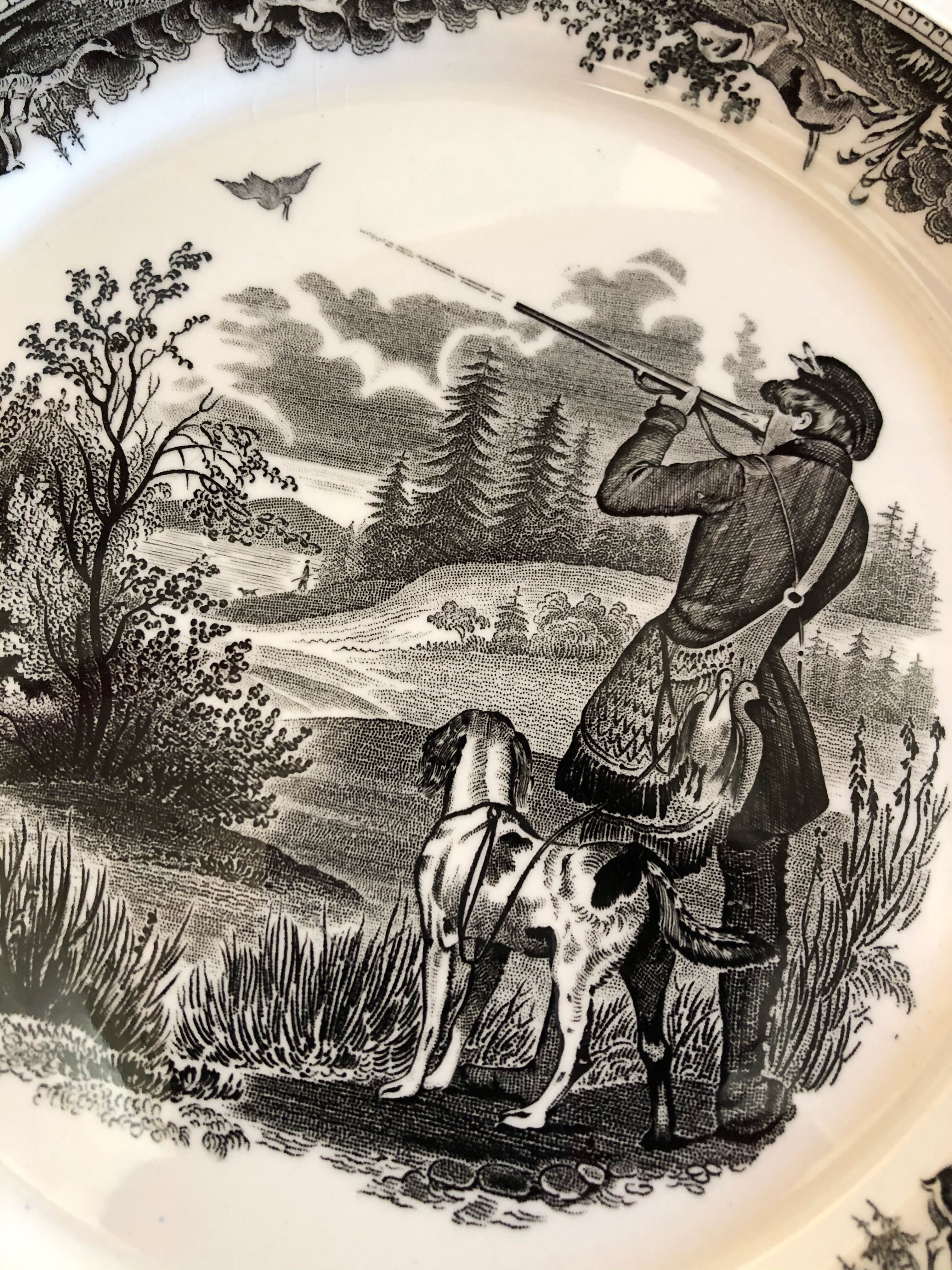 Set of 4 dessert plates from Villeroy - Boch Collection Artemis, theme "Hunting, the shooter"