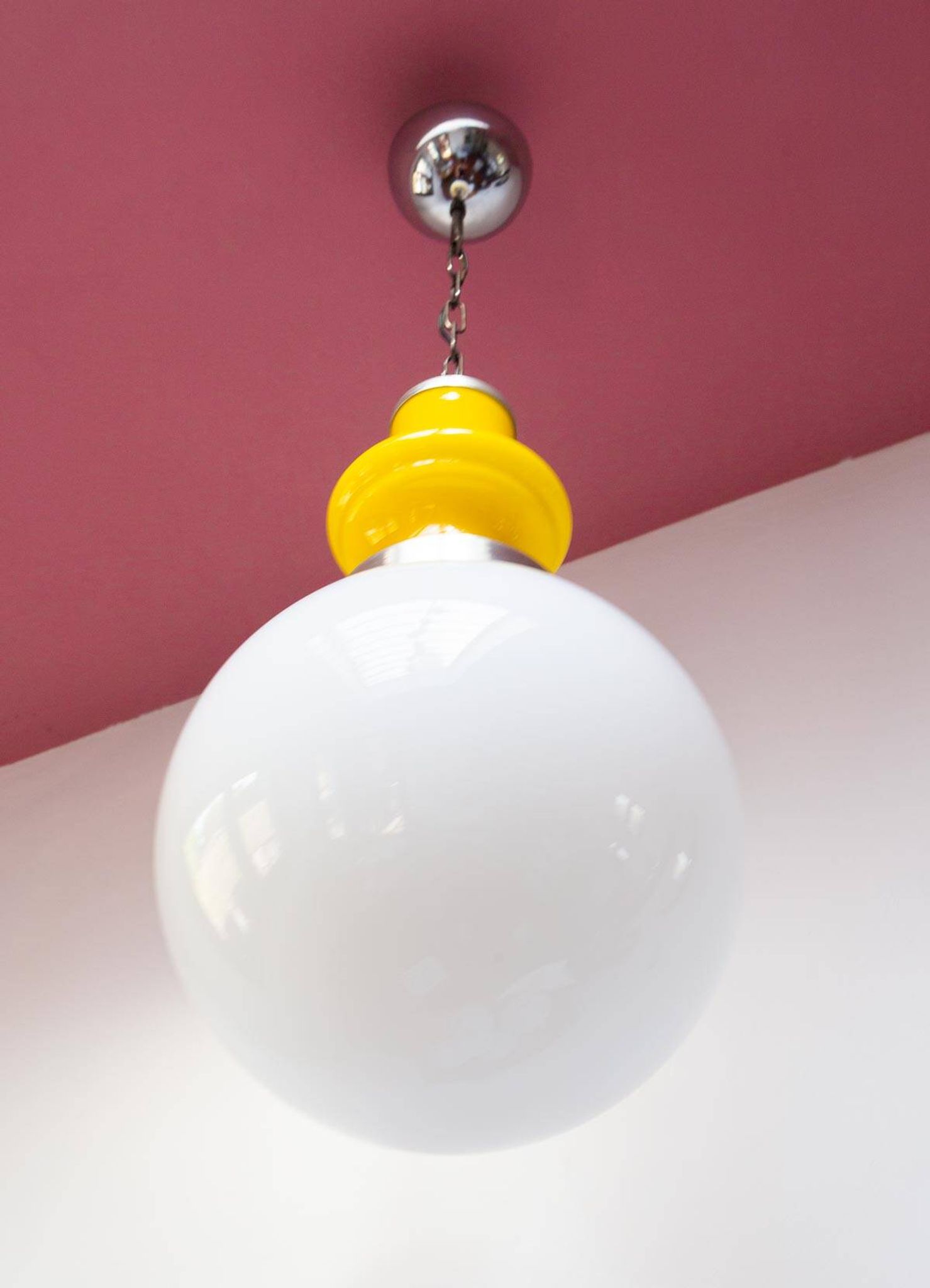 1960s suspension in white and yellow opaline (30 cm)