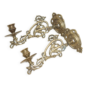 Paire de bougeoirs muraux en laiton