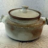 Soup tureen or vegetable dish with glazed ceramic lid