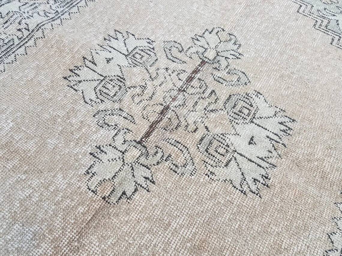 Petit grand tapis floral vintage