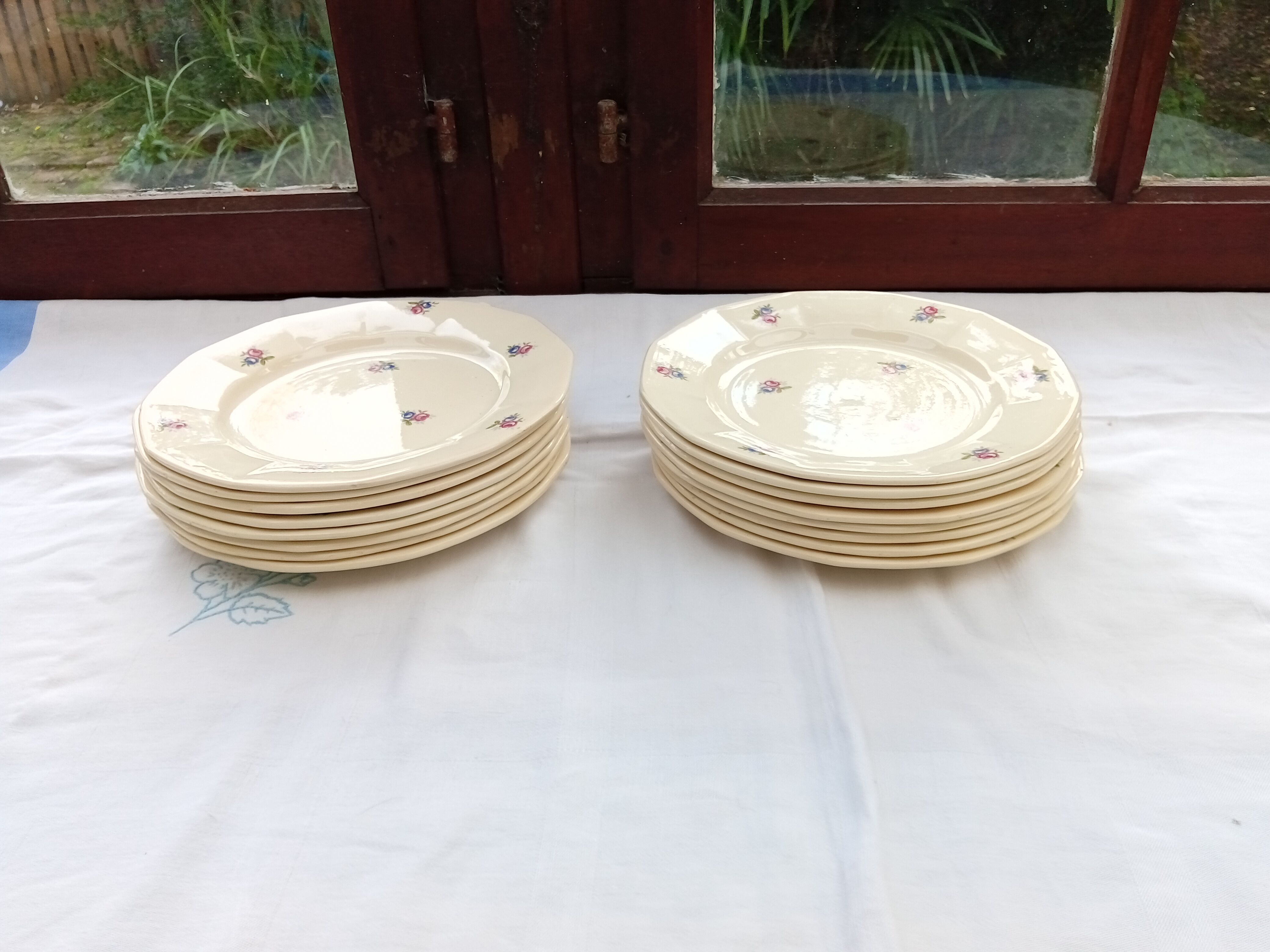 8 old digoin flat plates