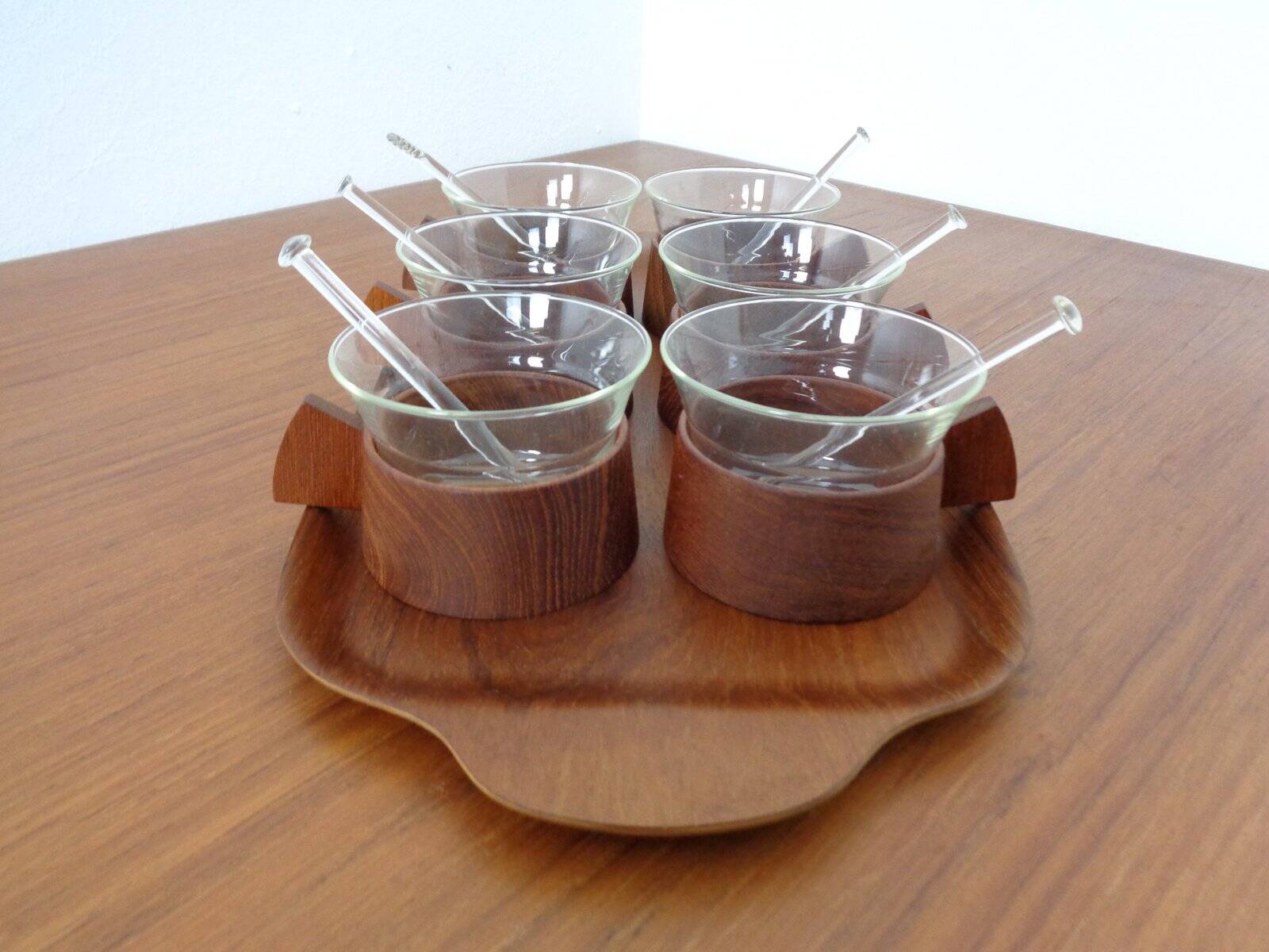 Swedish teak tray with tea cups by Jie Gantofta, 1960s, set of 7.